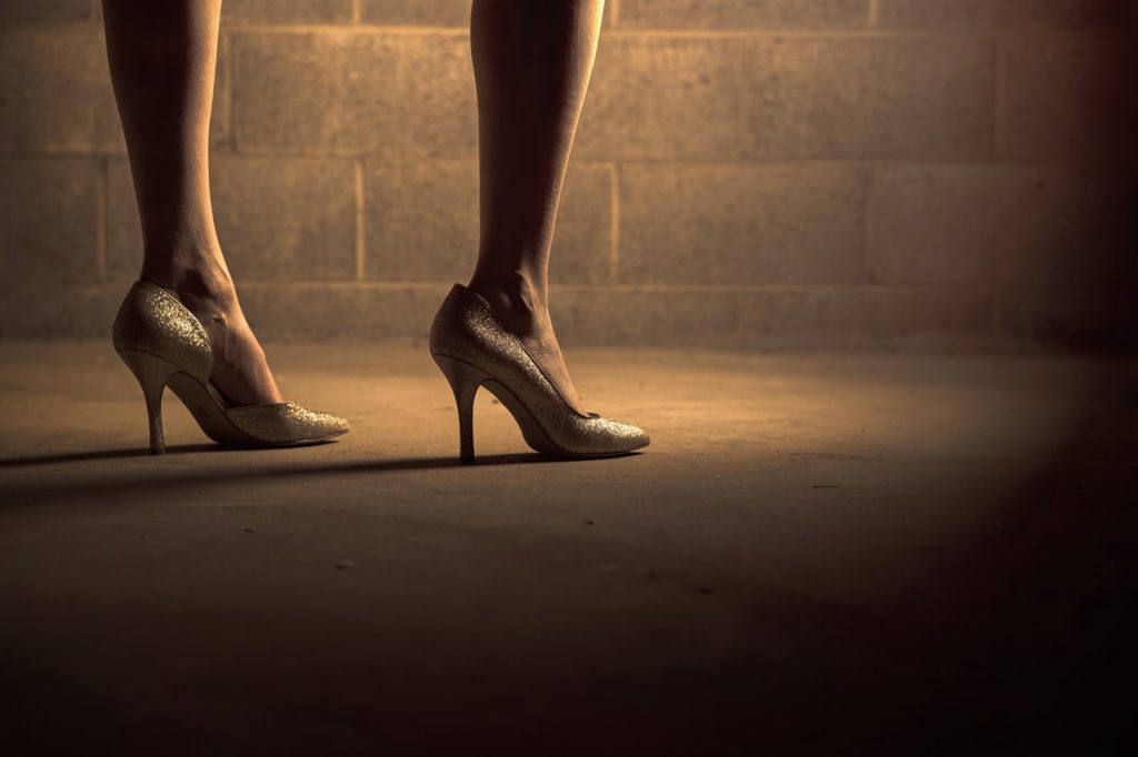 https://www.pexels.com/photo/fashion-feet-footwear-high-heels-270952/